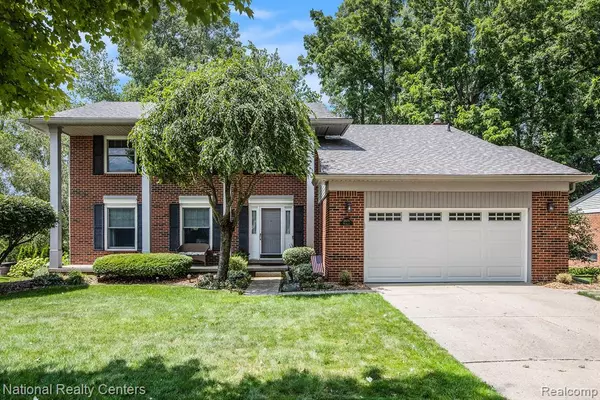 8979 Woodberry Road Road, Plymouth, MI 48170