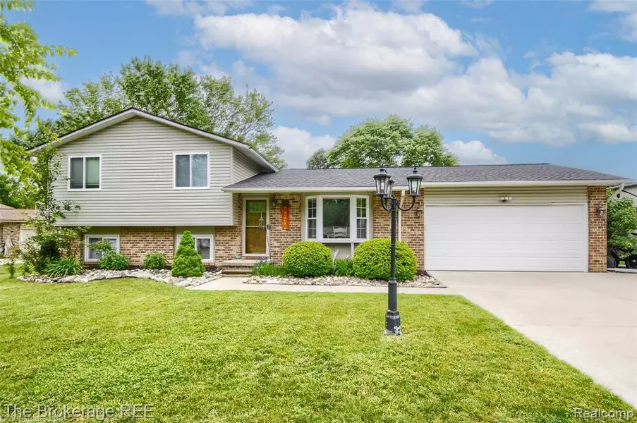 2270 Popplewood Court, Davison, MI 48423