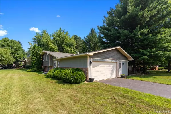 Highland, MI 48356,3520 Tara Drive