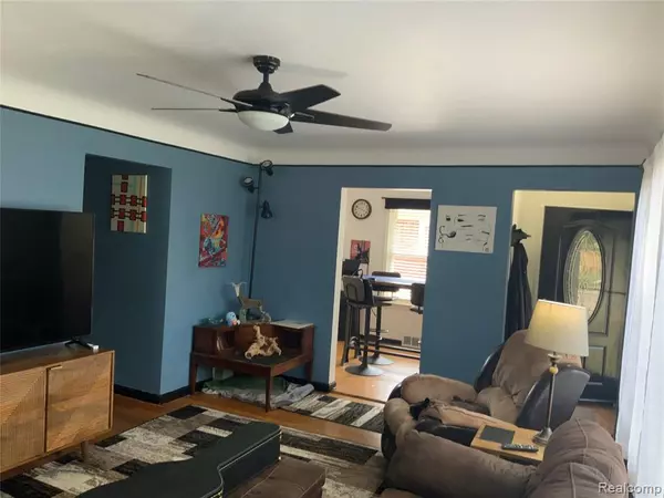 Center Line, MI 48015,8150 Menge Street