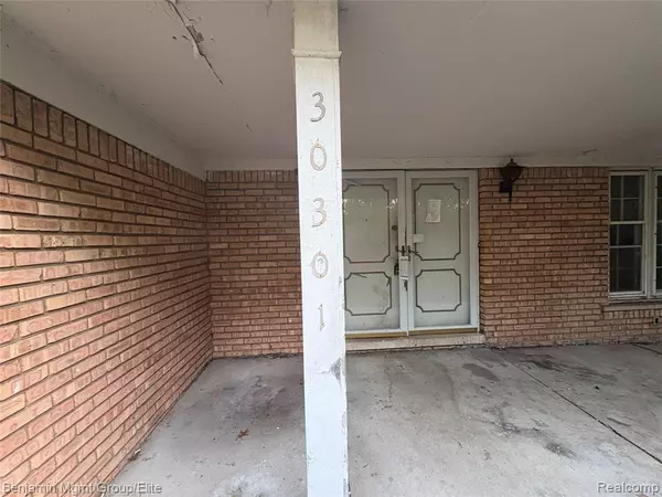 Southfield, MI 48076,30301 Spring River Drive