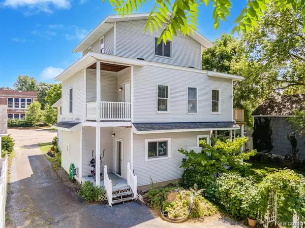 Holly, MI 48442,108 College Street