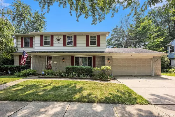 20740 Marter Road, Grosse Pointe Woods, MI 48236