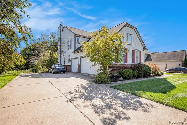 Wixom, MI 48393,2032 Dover Drive