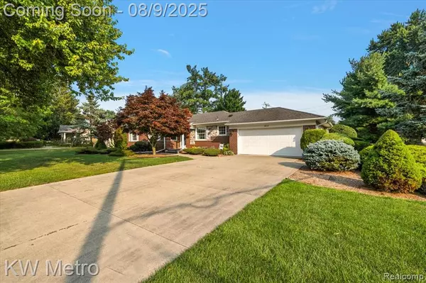 Beverly Hills, MI 48025,18241 Dunblaine Avenue