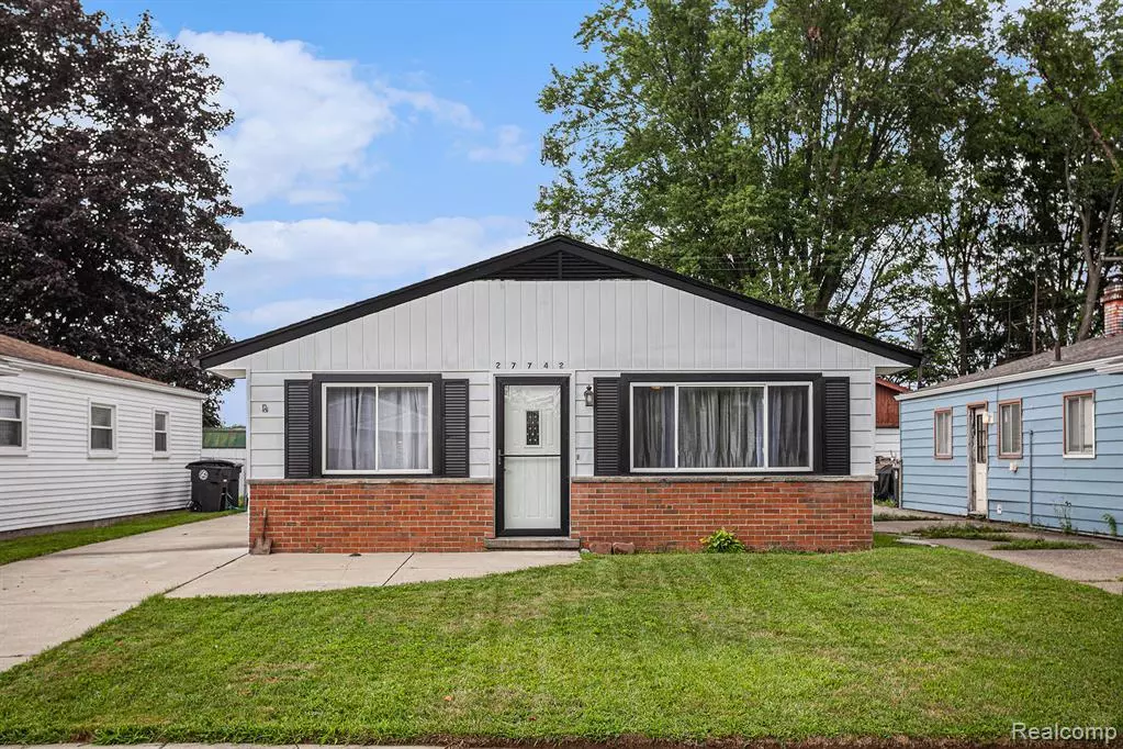 Livonia, MI 48152,27742 Long Street