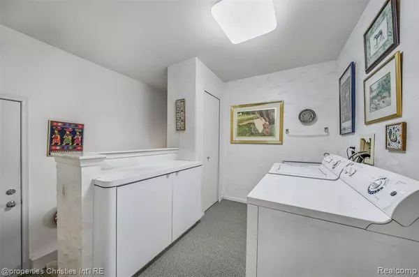 West Bloomfield, MI,7569 Danbury Circle
