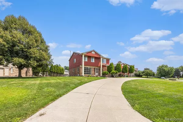 Farmington Hills, MI 48336,24890 Arden Park Drive