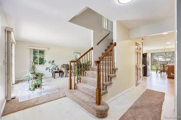 Farmington Hills, MI 48336,24890 Arden Park Drive