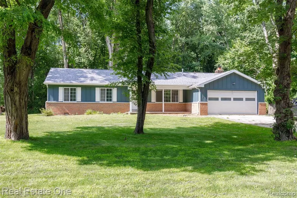 Brighton, MI 48116,5811 Cowell Road