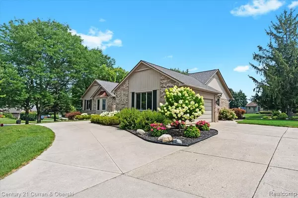 Northville, MI 48168,17835 Maple Hill Drive