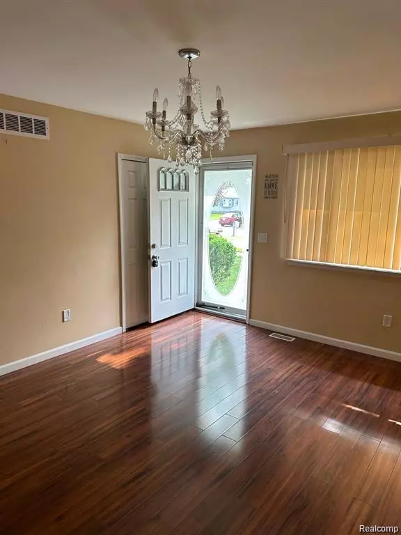 Sterling Heights, MI 48310,37258 Carpathia Boulevard