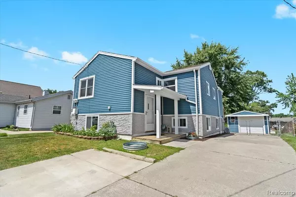 9136 Buckingham Street, White Lake, MI