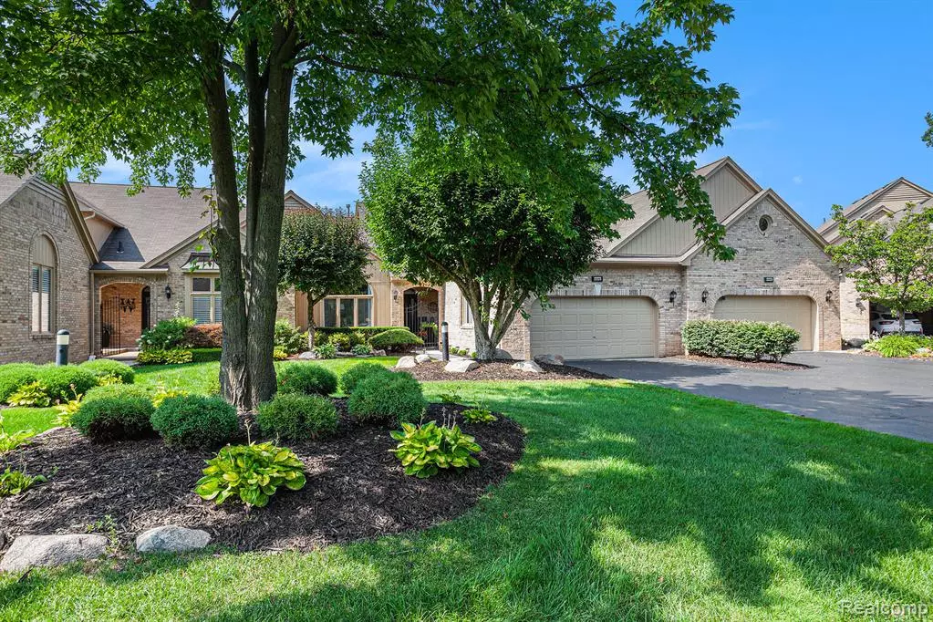 Shelby Twp, MI 48316,2221 Juniper Court
