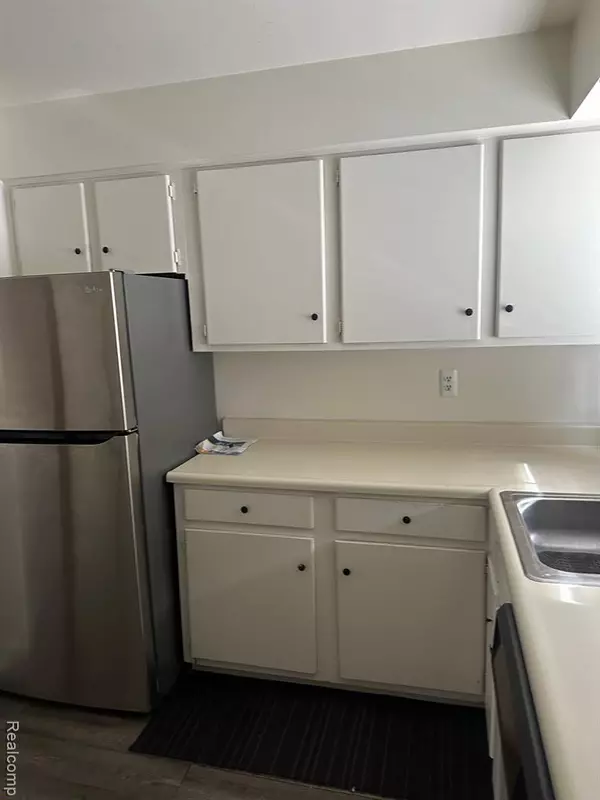 Southfield, MI 48033,25332 SHIAWASSEE Circle