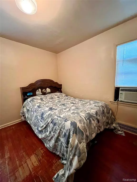 Detroit, MI 48205,18081 Strasburg Street
