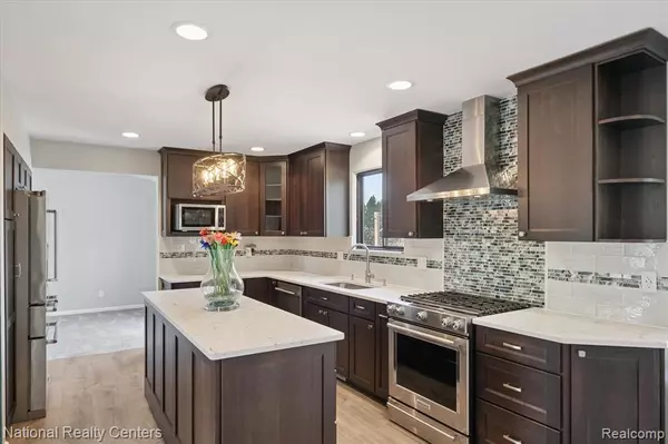 Novi, MI,24897 Fairway Hills Drive