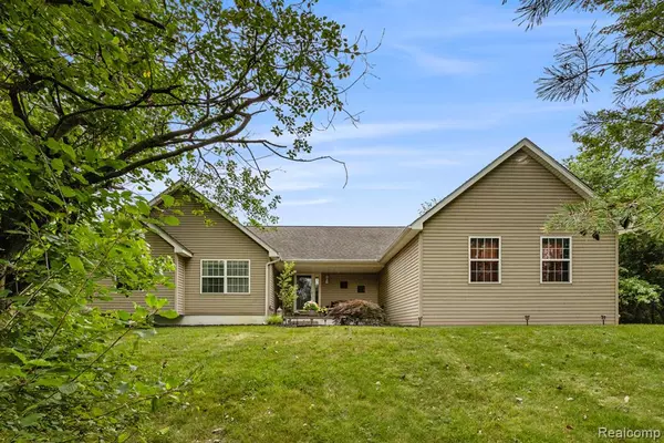 5116 Forrest View, Clarkston, MI
