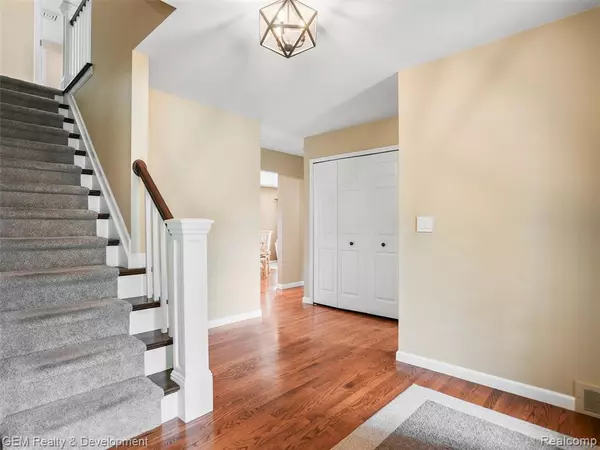 Livonia, MI 48154,16230 Golfview Street