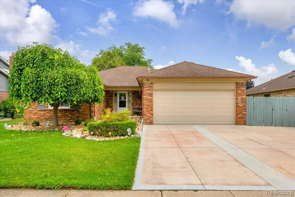 Clinton Twp, MI 48038,44350 Ausable Drive