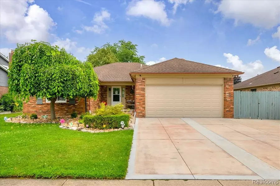 44350 Ausable Drive, Clinton Twp, MI 48038