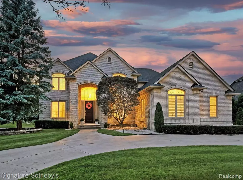 Shelby Twp, MI 48316,55397 Apple Lane