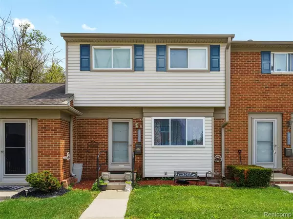 25630 Salem, Roseville, MI 48066