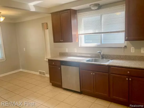 Fenton, MI 48220,173 W Webster Street