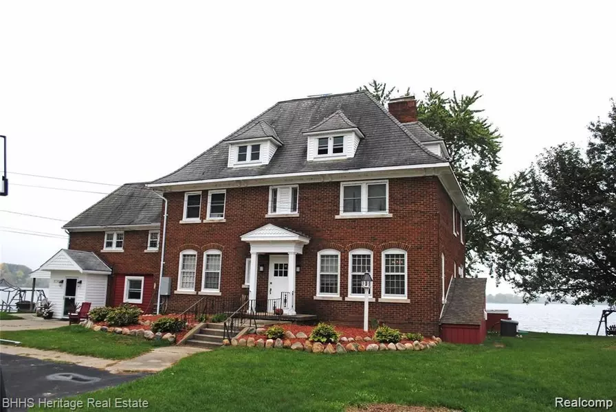 8790 Arlington Street, White Lake, MI