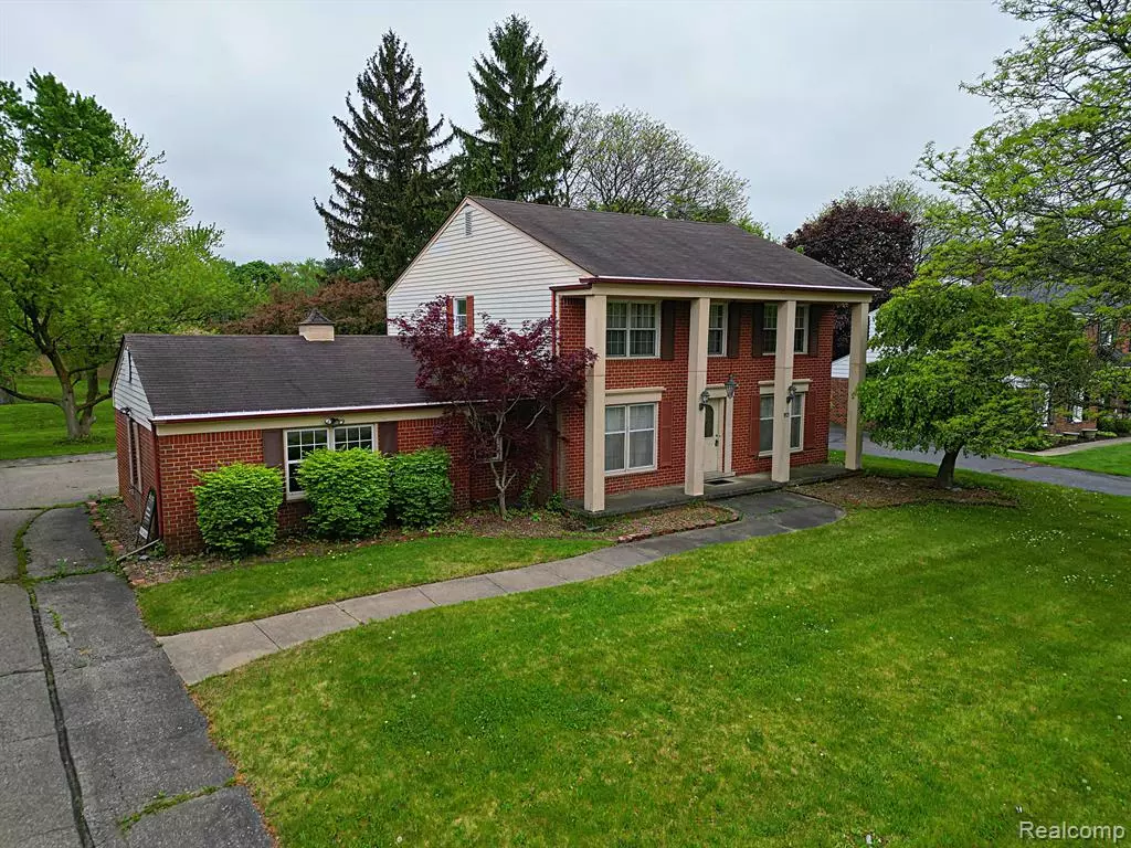 West Bloomfield, MI 48323,4003 OLD DOMINION Drive