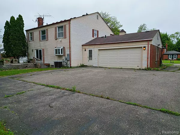 West Bloomfield, MI 48323,4003 OLD DOMINION Drive