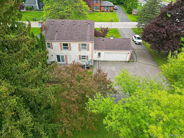 West Bloomfield, MI 48323,4003 OLD DOMINION Drive
