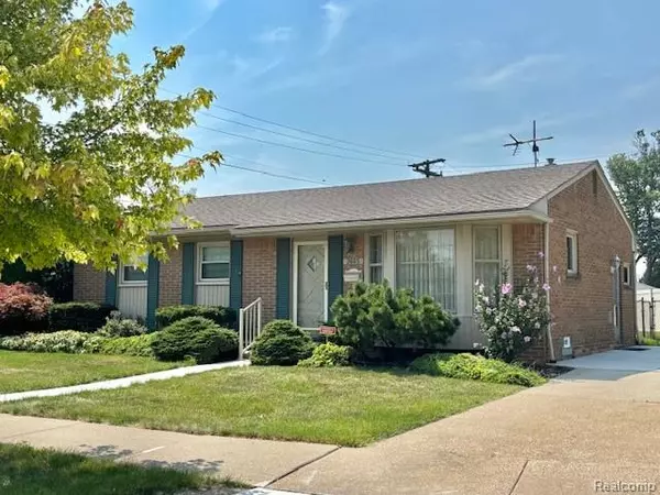 2605 Canterbury Street, Trenton, MI 48183