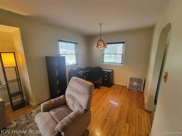 Farmington Hills, MI 48336,21929 Middlebelt Road
