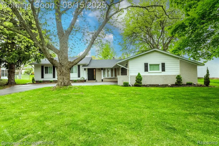 5570 Tadworth Place, West Bloomfield, MI