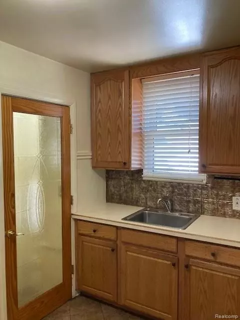 Eastpointe, MI 48021,21723 Donald Avenue