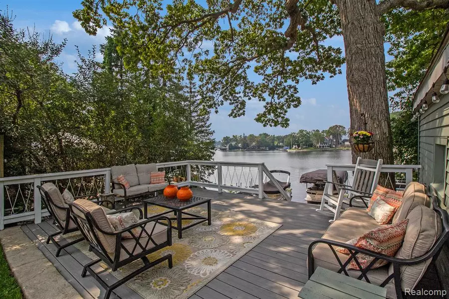 167 Bridge Street, Lake Orion, MI 48362