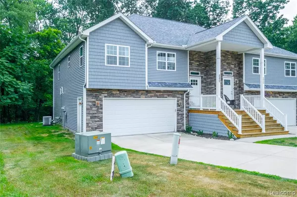 Fenton, MI 48430,280 Whispering Pines Drive