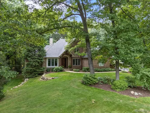 2080 Canterwood, Highland, MI