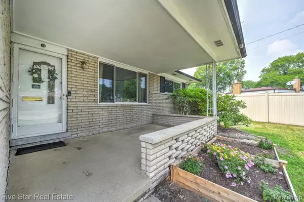Warren, MI 48088,30201 Blossom Lane