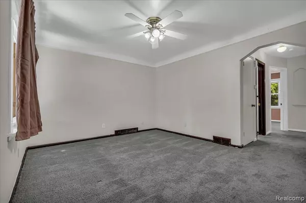 Dearborn Heights, MI 48127,6349 Heyden Street