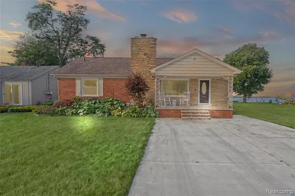 7995 Colony Drive, Clay, MI 48001