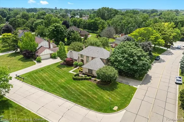 Farmington Hills, MI 48331,37283 Fox Glen