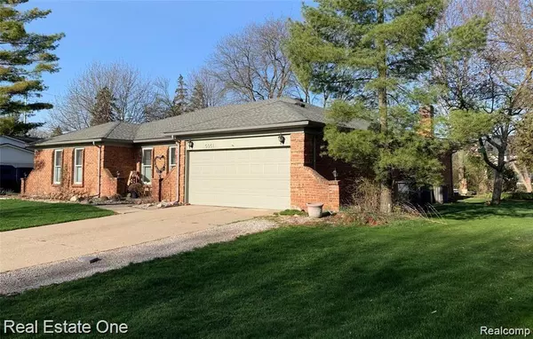 Troy, MI 48085,5051 FALMOUTH Drive