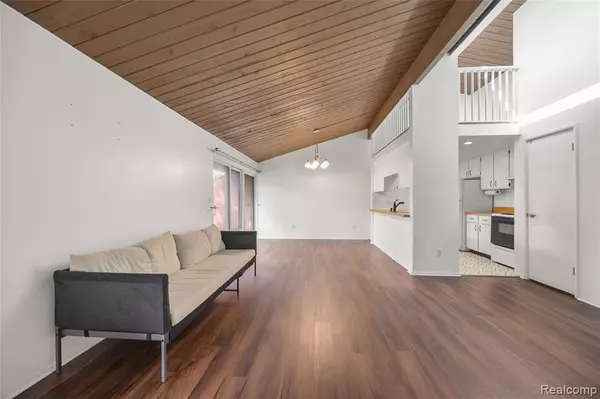 Ann Arbor, MI 48104,2403 Packard Street