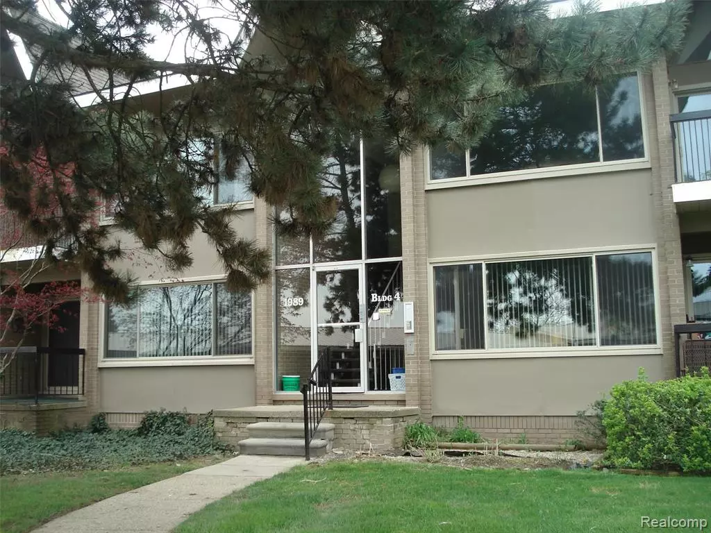 Bloomfield Hills, MI 48302,1989 Klingensmith Road