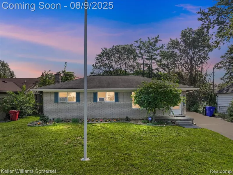 31070 Hayes Road, Fraser, MI 48026