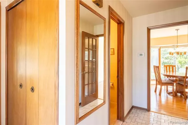 Troy, MI 48098,181 Paragon Drive