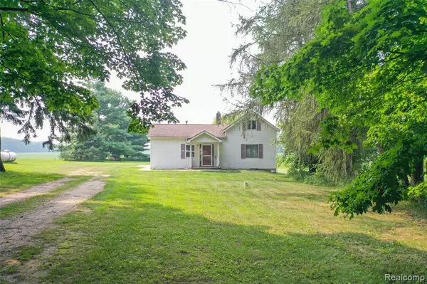 2152 E Ohmer Road, Mayville Vlg, MI 48744
