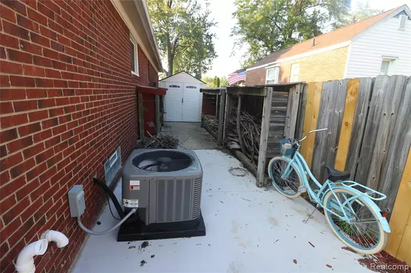 Saint Clair Shores, MI 48081,20400 Martin Road